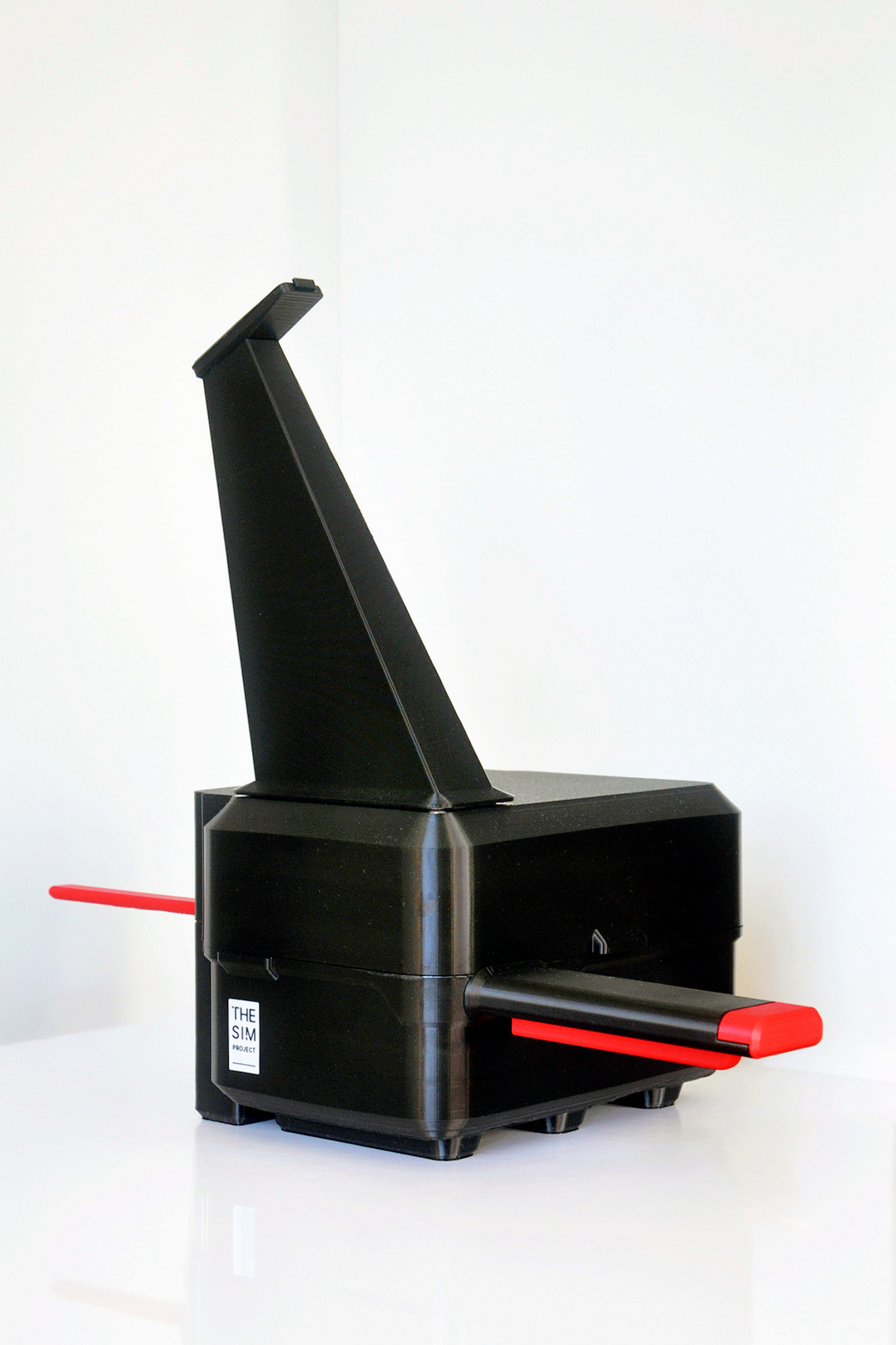 The SIM Project portable darkroom — designed and 3D printed by umΩ